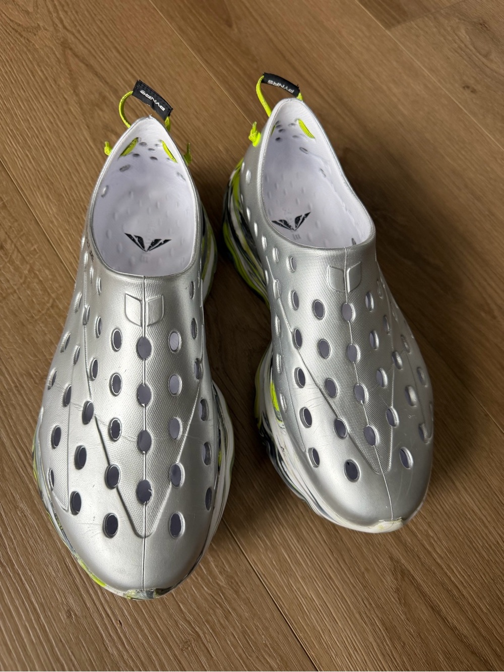 KANE Footwear x PYNRRS Revive Recovery Shoe – Silver / Camo / Lime (Men’s 12)